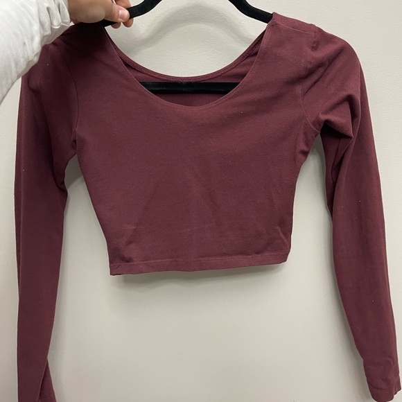 American apparel crop long sleeve in burgundy. - Picture 2 of 5
